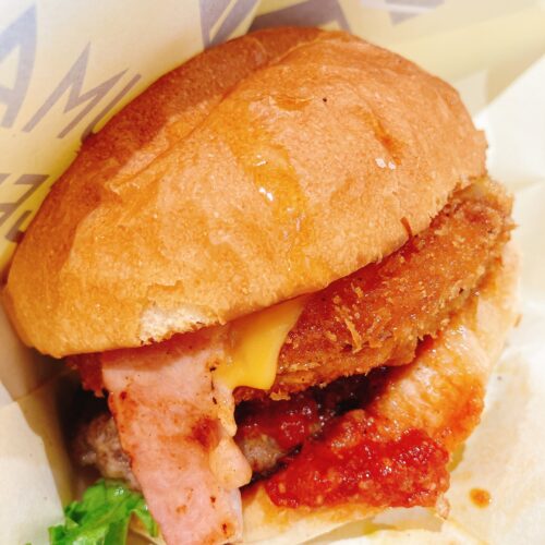 熱々のハンバーガー